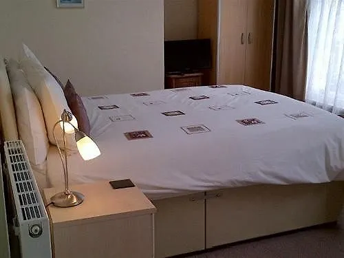 Admiral Hotel スカーバラ