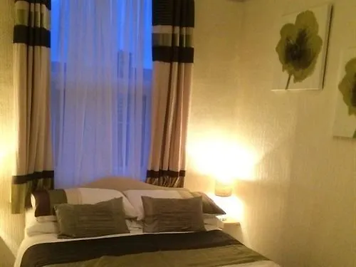 Admiral Hotel